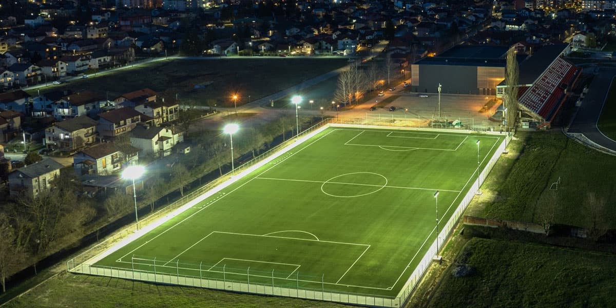 OŽIVLJAVAMO SRCE GRADA.
UNA VIŠE NIJE POZADINA.